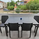 Apartment Malo Seline
