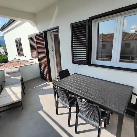 Apartment Malo Seline