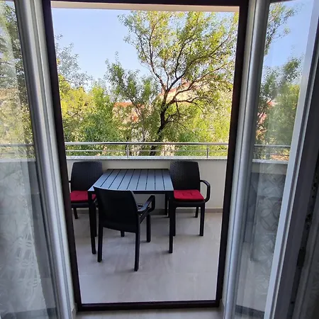 Apartment Malo Seline