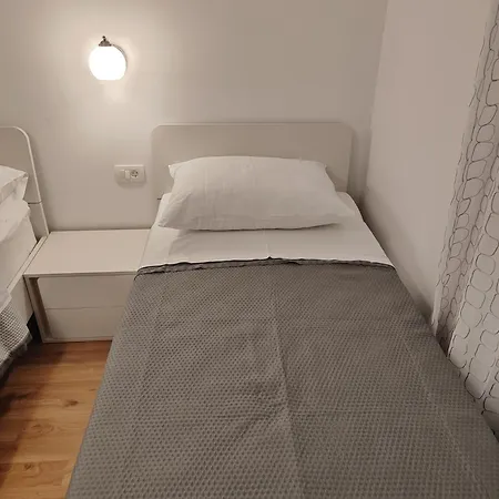 Malo Apartamento *