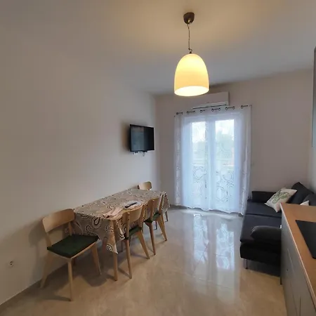 Malo Apartamento *