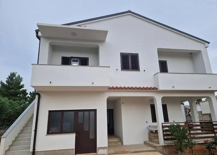 Malo Apartamento Seline