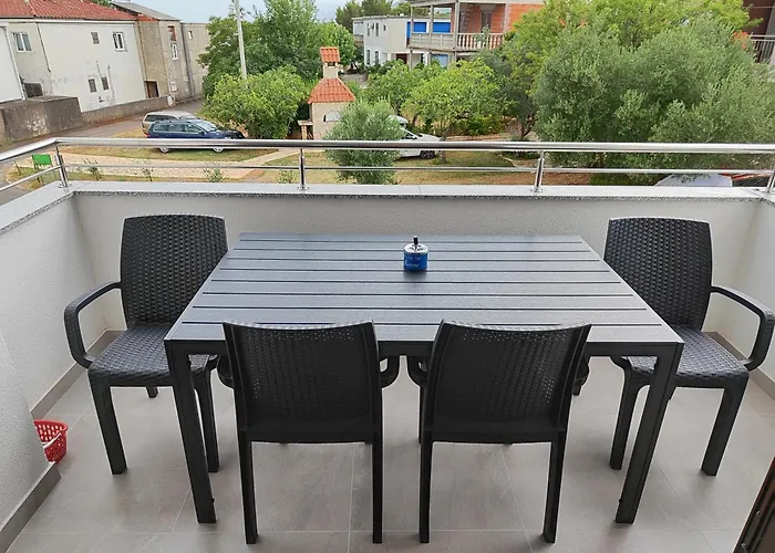 Apartment Malo Seline