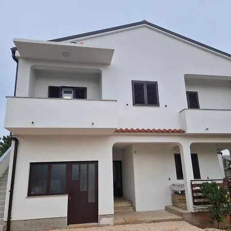 Malo Apartment Seline
