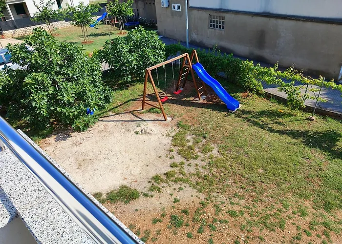 Apartment Malo Seline